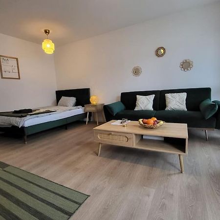 Studio-Priv.Parkplatz-Balkon-Wlan-Netflix-Smarttv Apartment Deizisau Bagian luar foto