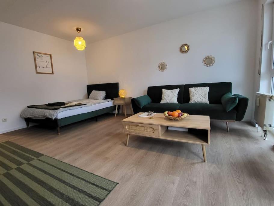 Studio-Priv.Parkplatz-Balkon-Wlan-Netflix-Smarttv Apartment Deizisau Bagian luar foto